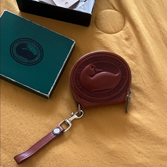 Dooney & Bourke Handbags - Dooney & Bourke Tan Leather Coin Pouch